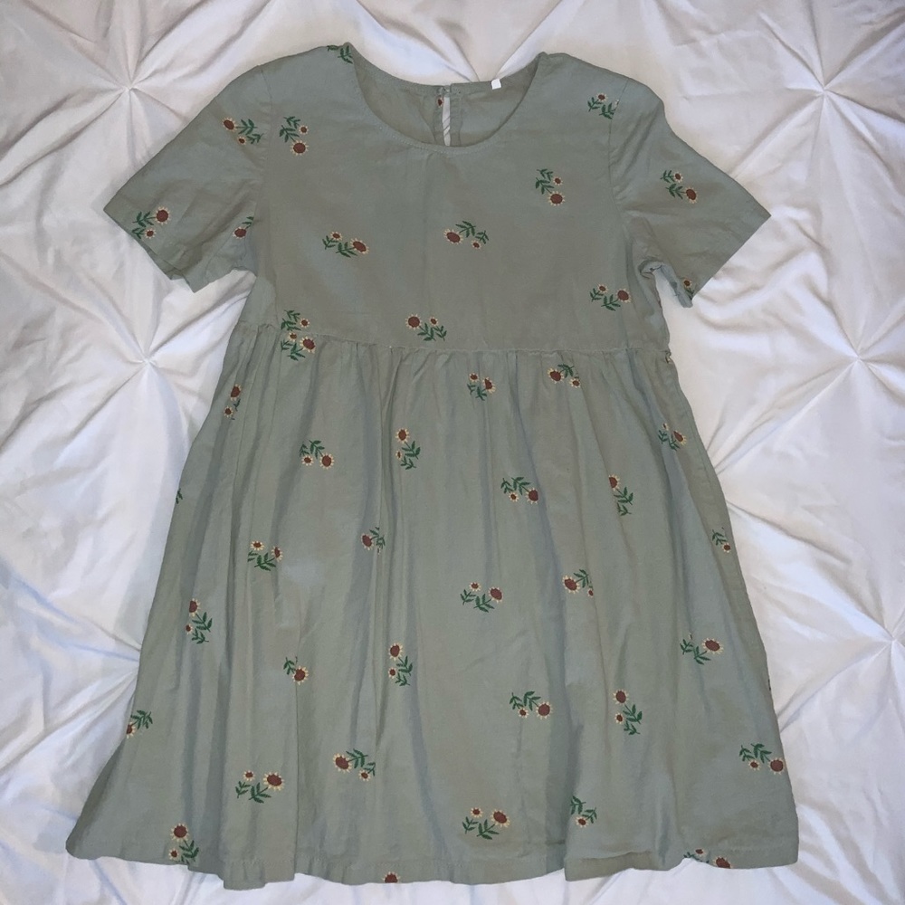 Women’s Dress or Top